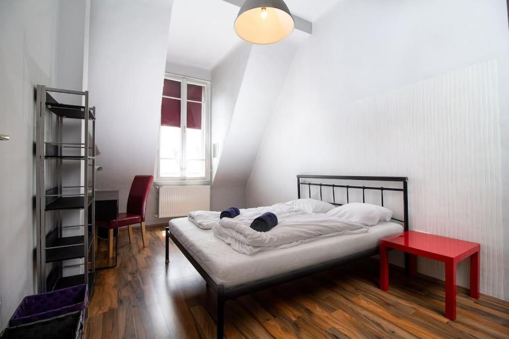 Cityscape Budget Blaha Apartment *