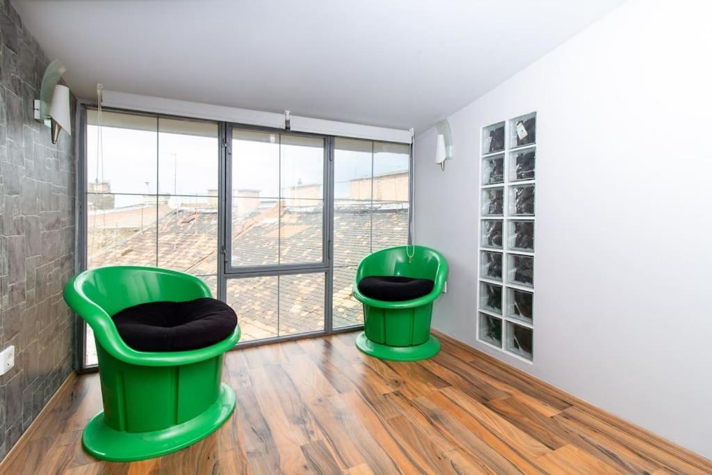 Apartment Cityscape Budget Blaha